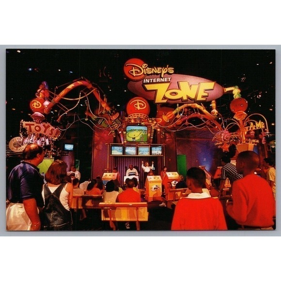 DISNEY'S Internet Zone Epcot Walt Disney World 6x4 Postcard - Picture 1 of 3